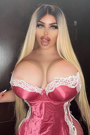 Spiel mit Neigungen Mavis Schlank High Class Sex Escort Model Berlin Prall Brüste